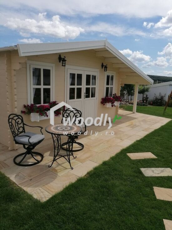 Imagine client Căsuță de grădină din lemn, 28 mp, terasa, magazie, camera, perete unic de 44mm, 7x4m, CLARA