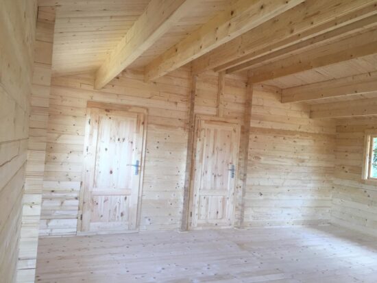 Foto client Casă din lemn izolată, 114mp, veranda, 8 camere, baie, perete dublu de 44mm + Izolație + 44mm, 6x19m BOSTON