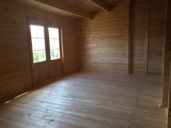 Foto client Casă din lemn izolată, 114mp, veranda, 8 camere, baie, perete dublu de 44mm + Izolație + 44mm, 6x19m BOSTON