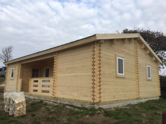 Foto client Casă din lemn izolată, 70 mp, cu terasă acoperită Uzes