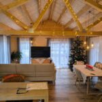 Foto client Casă din lemn izolată, 162mp, 4 camere, verandă, terasă, baie, dressing, debara, perete dublu de 44mm + izolație + 20mm, Pin Nordic, 17x14m, SCARLET