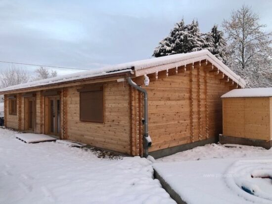 Foto client Casă din lemn izolată, 103 mp, 3 camere, 2 bai, perete dublu de 44mm + Izolație + 44mm, Pin Nordic, 14x7m, Limoges