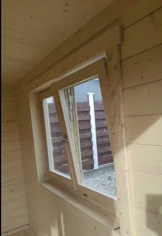 Foto client Căsuță de grădină din lemn 12 mp, izolată, vopsită și montată de Woodly în Ilfov  