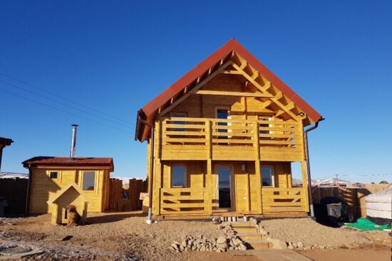 foto client casa din lemn izolata cu mansarda Livington