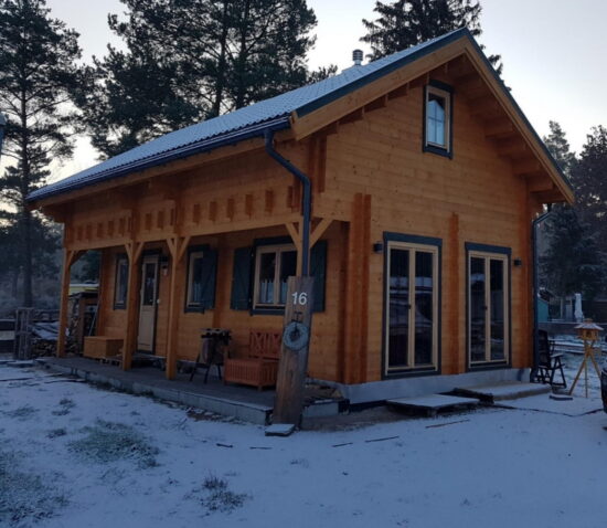 Foto client Casa din lemn cu mansarda si terasa acoperita Aura