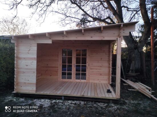 Poza client Casa din Lemn Pin Nordic 28mp, veranda, o camera, perete unic de 34mm, 7×4 m, CARL