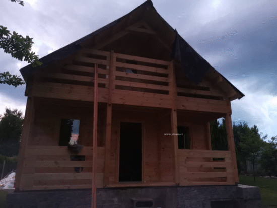 Foto client Cabana din lemn izolată, cu mansarda, terasa Livington