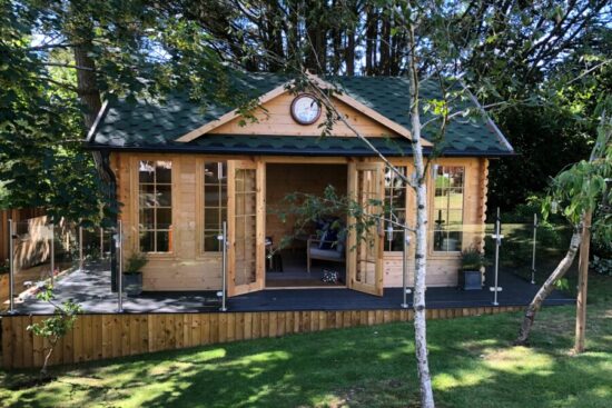 Foto client casuta din lemn, spatiu relaxare CLOCKHOUSE