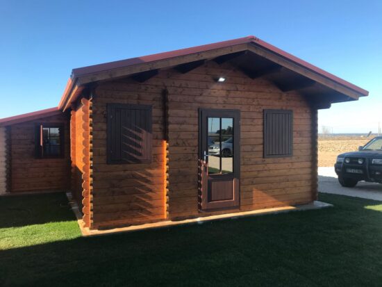 Poza client Casă din lemn, 44mp, 3 camere, 6x8m, perete unic de 44mm pin nordic, DIANA