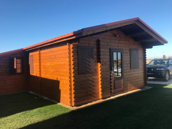 Poza client Casă din lemn, 44mp, 3 camere, 6x8m, perete unic de 44mm pin nordic, DIANA