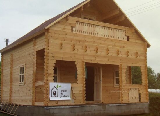 foto client casa din lemn izolata cu mansarda Livington