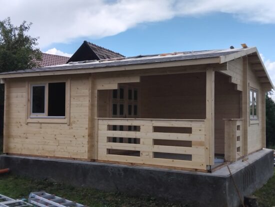 Cabană din lemn 35mp, 2 camere, baie, terasa, 6x6m, OLIVIA, montaj si vopsit de echipa Woodly in Cluj