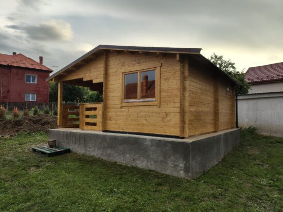Cabană din lemn 35mp, 2 camere, baie, terasa, 6x6m, OLIVIA, montaj si vopsit de echipa Woodly in Cluj