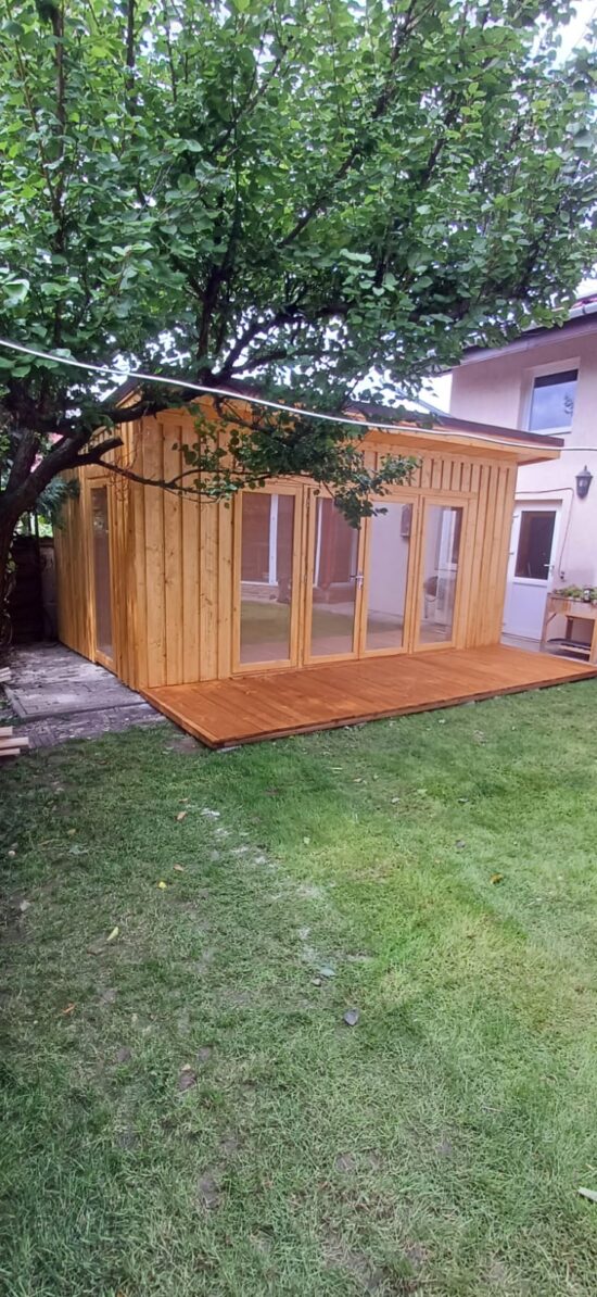 Birou de grădină din lemn izolat Evelin montat in Oradea
