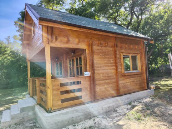 Prahova, Măneciu, casa de vacanta din lemn ALBI