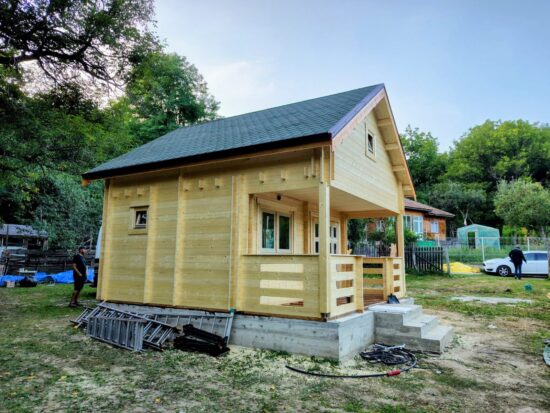 Prahova, Măneciu, casa de vacanta din lemn ALBI