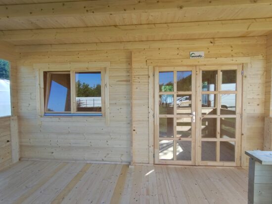Casă din lemn la cheie, ALBI, modulară, neizolată, 48 mp, veranda, living, dormitor, baie