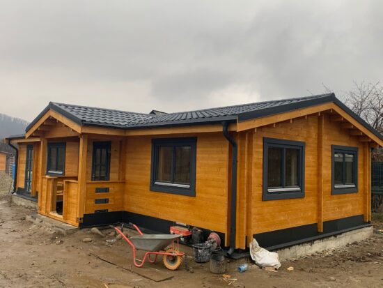 Montaj casa din lemn, izolata, model DONNA, 75 mp, cu terasă, baie, 2 dormitoare, in Dărmănești, Bacău-5