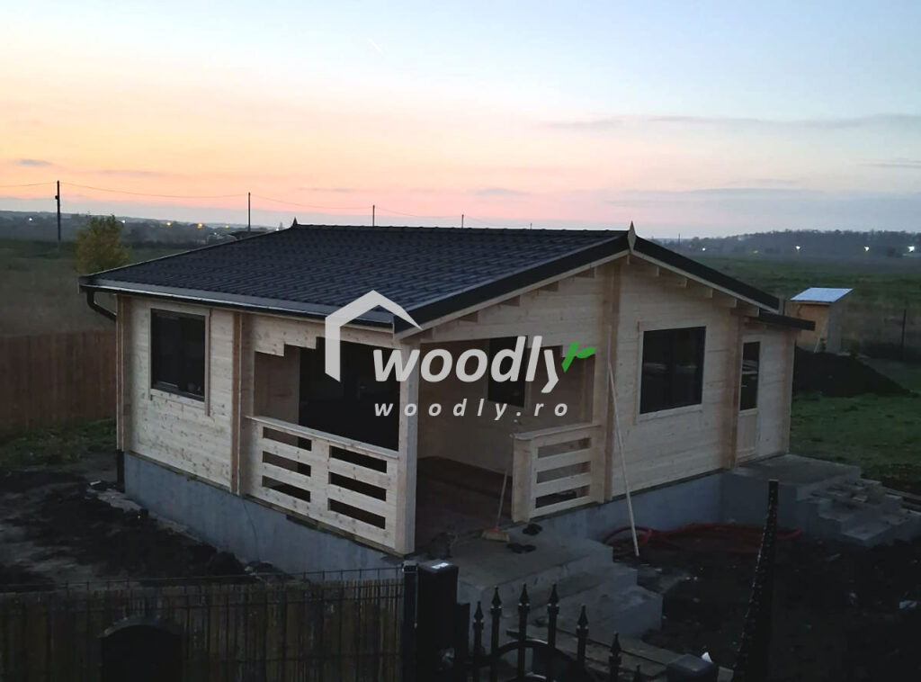 Montaj casa din lemn, izolata, model Olivia, cu veranda, baie, 2 camere, in Branesti, Ilfov