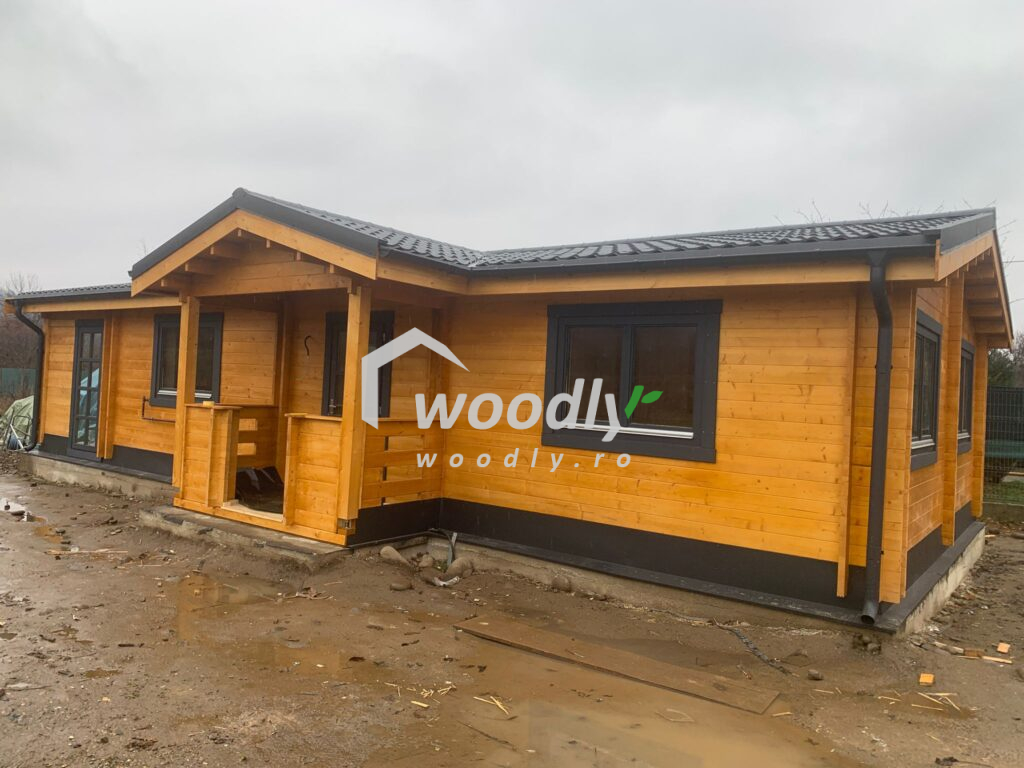 Montaj casa din lemn, izolata, model DONNA, 75 mp, cu terasă, baie, 2 dormitoare, in Dărmănești, Bacău