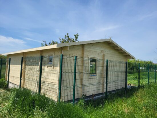 Timiș – montaj casă din lemn la cheie, MARINA, modulară, neizolată, 48 mp, o cameră, baie, perete unic de 44mm