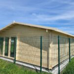 Timiș – montaj casă din lemn la cheie, MARINA, modulară, neizolată, 48 mp, o cameră, baie, perete unic de 44mm