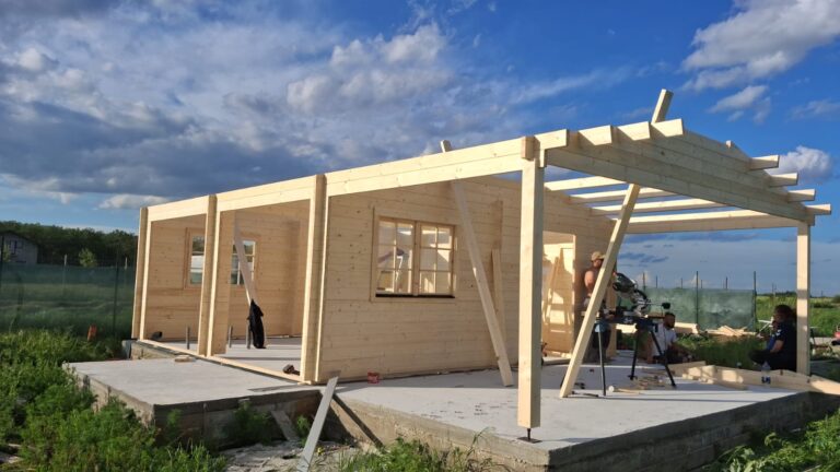 Ilfov - montaj Garaj din lemn dublu si carport simplu, 9x6m, 54mp, perete de 44mm