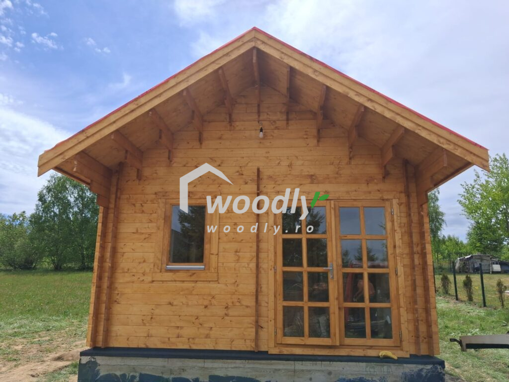 Cluj - Montaj cabană din lemn izolată cu mansardă/mezamin, 37mp, 4 camere, 5x6m, SCOOT