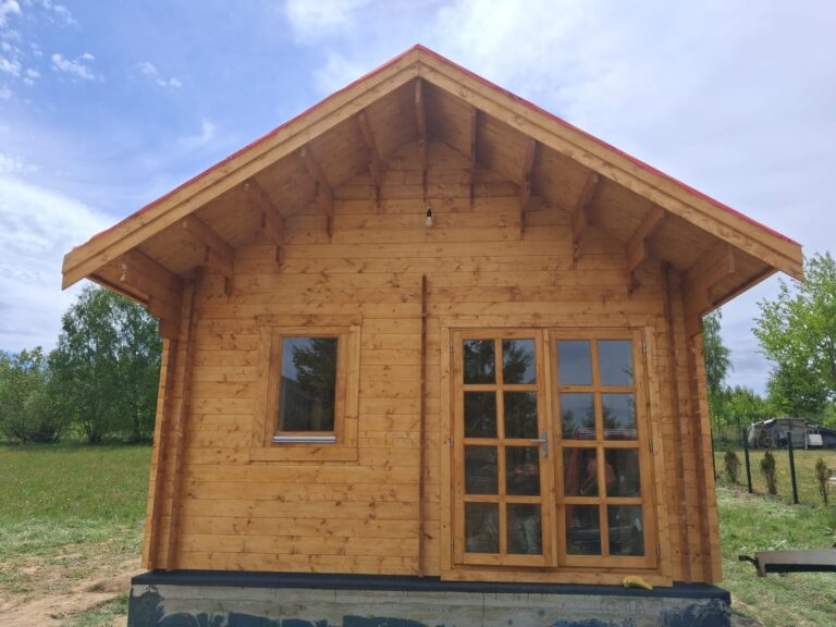 Cluj - Montaj cabană din lemn izolată cu mansardă/mezamin, 37mp, 4 camere, 5x6m, SCOOT